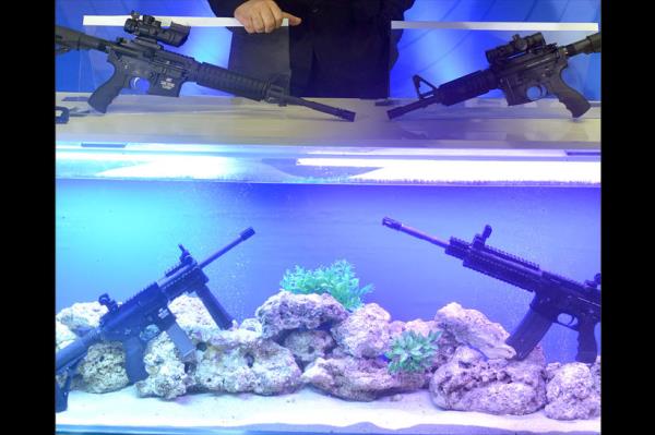 Silahlar�na �ok g�vendiklerinin alt�n� �izen Ali�, yak�n zamanda olmasa bile ilerleyen zamanlarda SAR 223'�n, Kale�nikof silahlar�n� taht�ndan indirece�ini, �u anki emsallerinin en �st� oldu�unu aktard�. Ali�, Sars�lmaz'�n T�rkiye'deki tek balistik test merkezine sahip oldu�unu, burada silahlar�n� test ettiklerini bildiri.