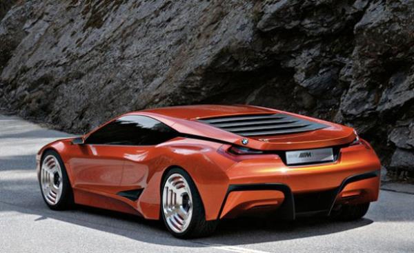 Dnemin en hzl otomobili olarak planlanm M1 4 saniyede 0'dan 100 kilometre hza kabilen kapasitesi ile byleyen bir performansa sahipti. Gelien teknolojiler ve yaplan deiiklikler M1'i ne kadar gelitirsede bu proje bir trl retim aamasna geememitir.