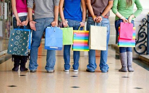 Alveri merkezlerinin dolu olduu gn ve zamanlarda tandnz ama grmediiniz biriyle karlama ihtimali.