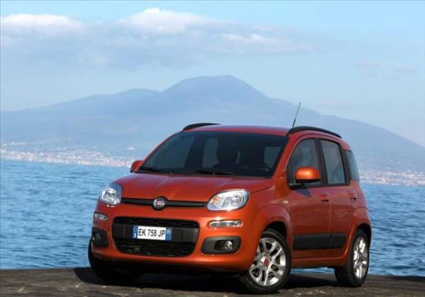 Fiat'n bir dier indirimli modeli olan Panda ise 4.000 TL'lik indirimiyle 33.900 TL'den balayan fiyatlara alclarn bekliyor.