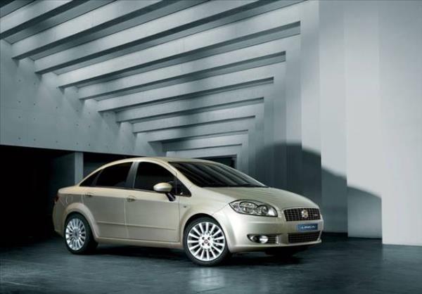 Bu aya zel tm otomobillerinde 36 ay vadeli,%0.99 faizle 36.000 TL kredi imkan sunan Fiat, dokunmatik ekran ile daha elenceli hale gelen Linea'y 35.300 TL'den balayan fiyatlar ile sizler ile buluturuyor.