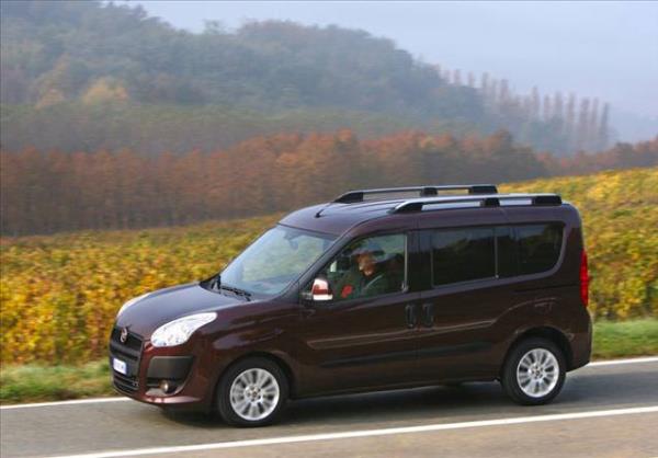 'Byk deiim kampanyas' ad altnda eski otomobilinizi deerinin 1.500 TL fazlasna alan Fiat, bunun zerine yeni bir Doblo, Fiorino ya da Ducato sahibi olma imkan sunuyor. stelik 20.000 TL'lik %0 faizli 2 yl vadesi olan kredi avantaj ile. Yeni Doblo'nun fiyat 39.910 TL