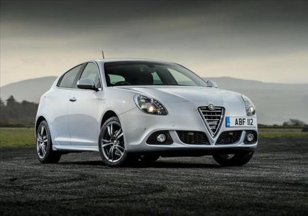 Alfa Romeo, Temmuz ayna zel 2014 model Giulietta modeli iin frsatlar sunuyor. Bu ay ierisinde satn aldnz Giulietta modeline 15.000 km ve 30.000 km bakm hediye. stelik 25.850 TL x 3 olmak zere 2016'ya kadar 3 eit taksitli deme seenei ile Alfa Romeo Guilietta sizleri bekliyor.