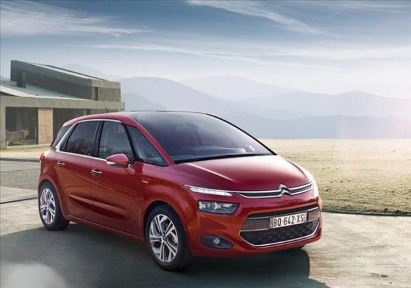 Kendine zgn tasarm ile dikkatleri zerine toplamay baaran Citroen C4 Picasso ise 1.300 TL'lik indirim ile kampanyal modeller arasnda.