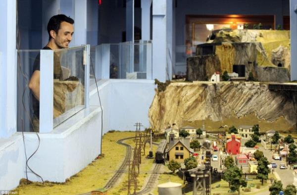 Northlandz hobi olarak balad dnyann en byk maketini yapt.