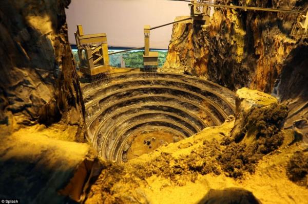 Northlandz hobi olarak balad dnyann en byk maketini yapt.