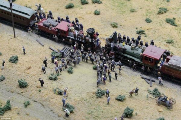 Northlandz hobi olarak balad dnyann en byk maketini yapt.