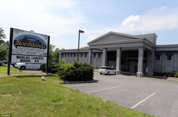 Northlandz hobi olarak balad dnyann en byk maketini yapt.