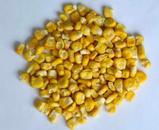 <p><b>Gzlere iyi gelir: </b></p>    Beta karoten ve folat sayesinde yaa bal dejenerasyonu geciktirir. Beta karoteni A vitamininde bulunur. Ispanak ve havutan sonra en ok msrda A vitamini bulunur.