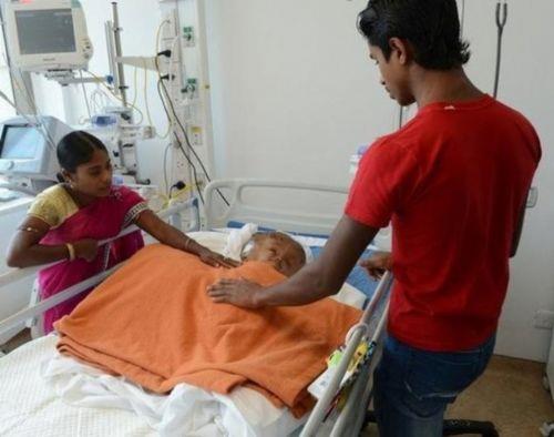 Doktorlar Roona'nn ciddi bir ameliyat serisi geireceini ve yaama ansnn ok zayf olduunu sylemilerdi.