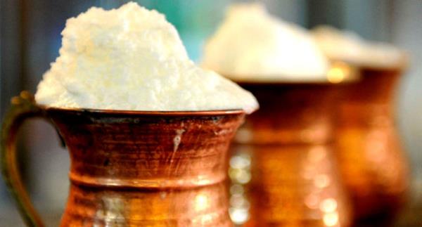 Trk mutfann en eski ve en yaygn iecei olan ayran iinde bulunan kalsiyum, potasyum ve protein dnda A, A, B12, D, B2 ve B6 vitaminleri ile yediden yetmie herkes iin faydal