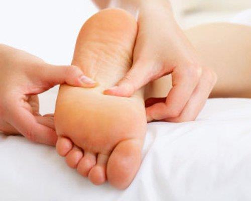 Ayak baparmanzda iki kemik olmasna karlk dier drt parmanzda er kemik bulunur.