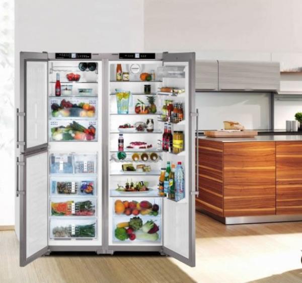 Yiyeceklerin kokusu buzdolabna sinebilir. Bir bardak st 2-3 gn boyunca buzdolabnda bekletirseniz kokular yok olur.