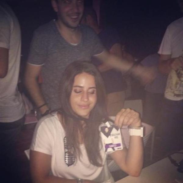 <br>BRA PEKN</br>  Boz'un objektifinden Ouzhan Ko sanat kulis kart, hepimiz Ouzhan Team'iz