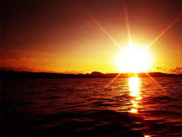 eitli yollardan elde edilebilecek gne enerjisi evlerimizi stmak ve scak su elde etmek iin kullanlabilecek. Elektronik aletlerin dahi gne enerjisi ile alaca gnler de ok uzak deil