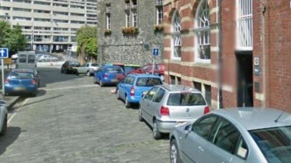 Yakaladklar grntlerle ok konuulan Google kameralar bu kez skoya'da ilgin bir olaya takld. ki oto tamircisi Dan Thomson ve Garry Kerr, kendi dkkanlar nnde bir cinayet ss verdi. Ama grntnn daha sonra bir aka olduu ortaya kt