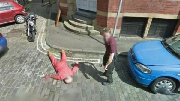 skoya'da nl olmak isteyen iki kii Google kameralarna ilgin bir aka yapt.