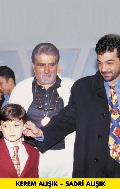 Serginin en byk zellii, yllar nce babalaryla birlikte resimleri ekilen ocuklarn, bugn birer yetikin olmalar. Babalaryla olan en mutlu anlarn hatrlatan Yamann objektifine taklanlar arasnda kimler yok ki...