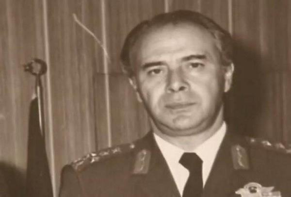 Muhsin Batur (Emekli Orgeneral)