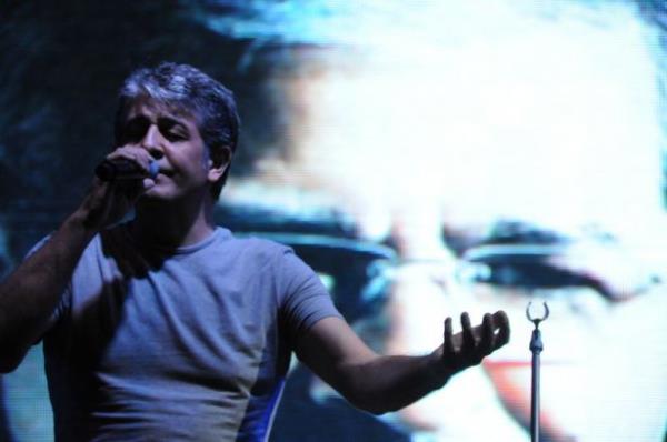 <br><b>Hande Yener</b></br>  Sevgili Murat Gebakan'n ve Batman'daki 5 kz ocuunun vefat haberleri ile znt iindeyim. Mekanlar cennet olsun. Allah rahmet eylesin