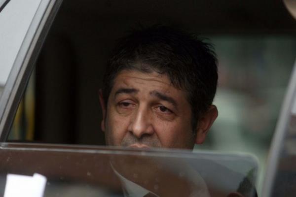 <br><b>Demet Akaln</b></br>  Murat Gebakan nur iinde yat