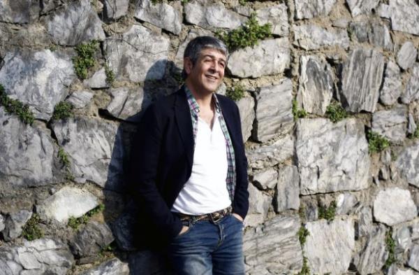 <br><b>Uur Ilak</b></br>  Sanat kardeim Murat Gebakan' kaybettik. Allah, nur iinde yatrsn, mekn cennet olsun inallah... Ailesine sabr diliyoruz.