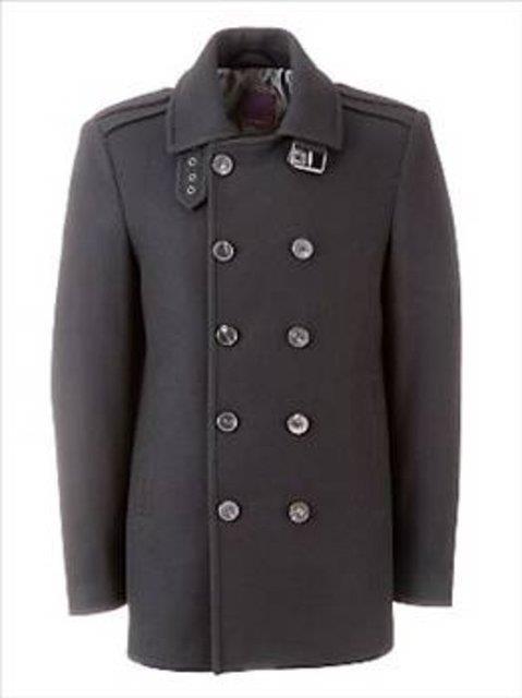 Bu nedenle terziler d��meleri hizmet�inin sa��na, han�m�n�n ise soluna gelecek �ekilde diker oldular ve bu adet g�n�m�ze kadar de�i�meden kald�.