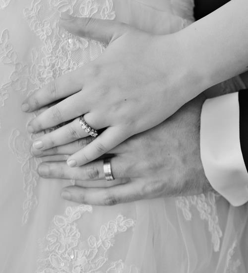 ba�lang�� ve biti� noktalar�n�n olmamas� nedeni ile sonsuzlu�u temsil ettiklerine inan�yorlard�.