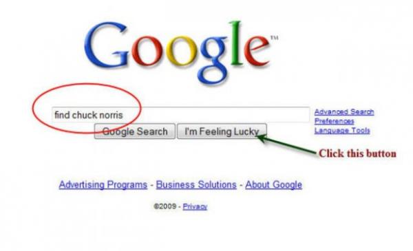 Chuck Norris'i Bulmak Esprileri ile tannan Chuck Norris'de Google'dan nasibini alyor.