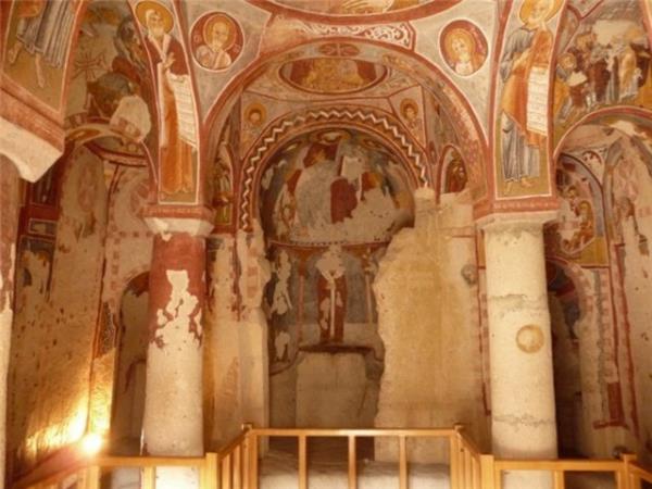 <b>Greme Akhava Mzesi</b>