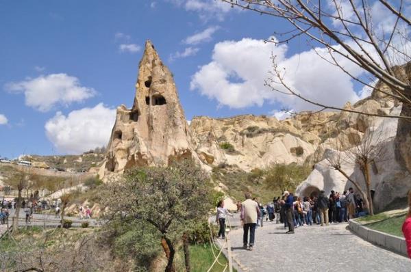 <b>Greme Akhava Mzesi</b>