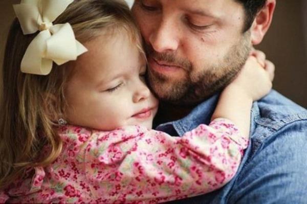 Eini iki yl nce kanserden kaybeden Ben Nunery, 3 yandaki kzyla kamera karsna geerek hayatnn en zor ekimini gerekletirdi.