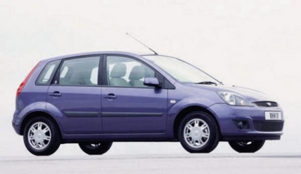 <p><b>5- FORD FIESTA 1.4 TDCI </b></p>  Trkiye'nin en ok satlan dizel motorlu kk snf HB'i olan Fiesta TDCi 1.4, 4.3 lt/100 km'lik ortalama yakt tketiyor.