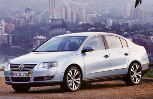 <p><b>22- VW PASSAT 1.4 TSI </b></p>  Orta snfta en geni motor ve donanm seeneini sunan 122 HP'lik Passat'n 1.4 TSI' ortalama 6.6 lt/100 km benzin tketim deerine sahip.