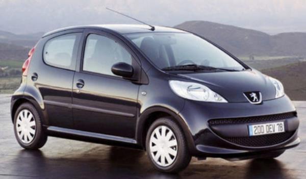 <p><b>2- PEUGEOT 107 1.4 HDI</b></p>   Peugeot 107, kardeleri Citroen C1 ve (Trkiye'de satlmayan) Toyota Aygo gibi ortalama 4.1 lt/100 km yakt tketimine sahip.
