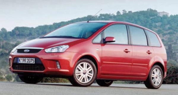 <p><b>37- FORD C-MAX TDCI </b></p>  C-Max, 1.6 lt'lik TDCi motoruyla ortalama 4.9 lt/100 km tketir.