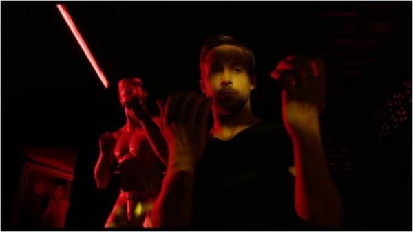 <p><b>Sadece Tanr Affeder</b></p>Gzel zamanlar, kardei Billy'nin gen bir kz ldrmesiyle sona erer