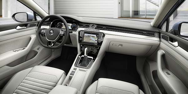 Birok yeni teknolojiyi tayan otomobilde gleri 120-280 HP arasnda deien 10 farkl turbo benzinli ve dizel motor seenei bulunacak.