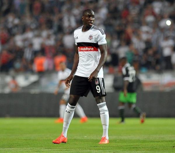 Demba ba 3 golde de secdeye gitti. 2 gol daha atsa yats namazn sahada klacakt :))