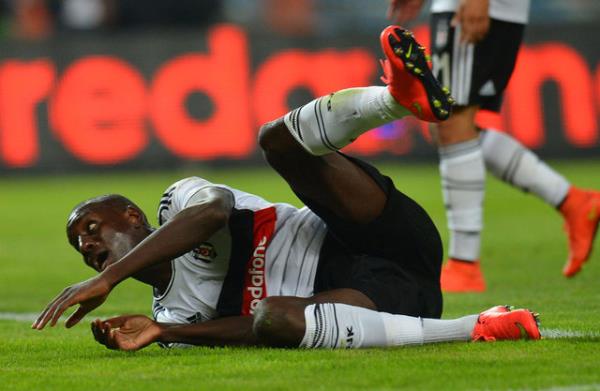 Tek kiilik dev kadrooo!! Helal be sanaaa kralsin Demba Ba