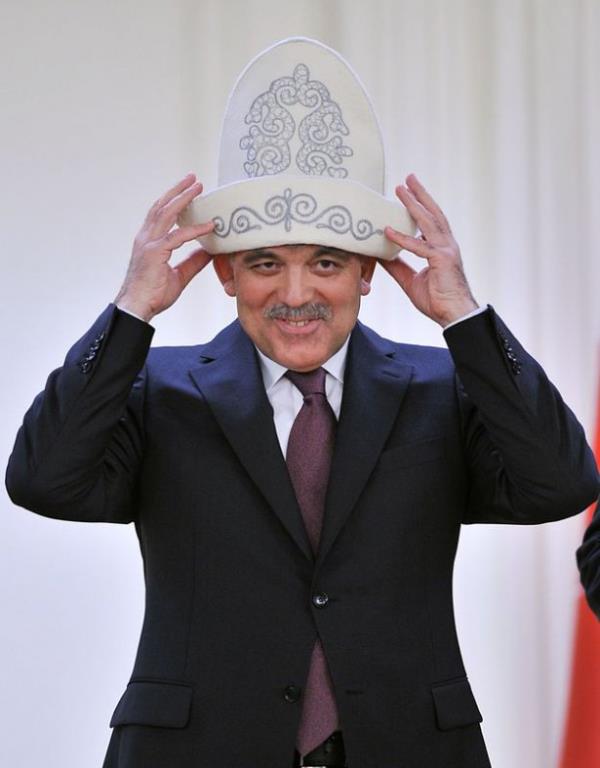 Veda turlarn srdren Cumhurbakan Abdullah Gl, grev sresi boyunca bir ok yurt ii ve yurt d seyehatler gerekletirdi.