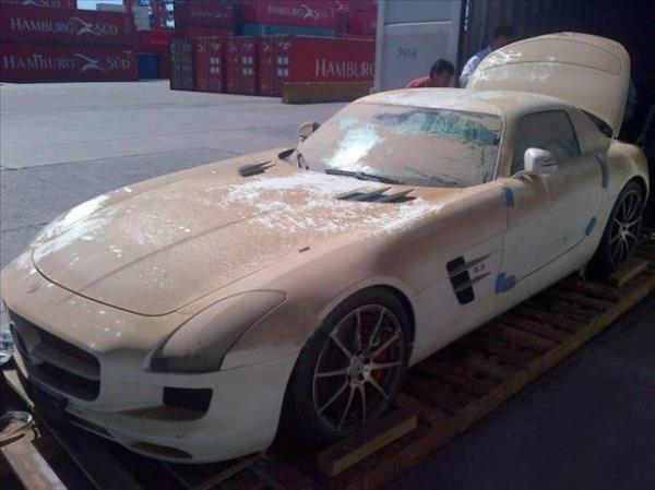 Alman retici Mercedes-Benz ise aracn tamamen kullanlamaz hale geldiini dile getirdi.