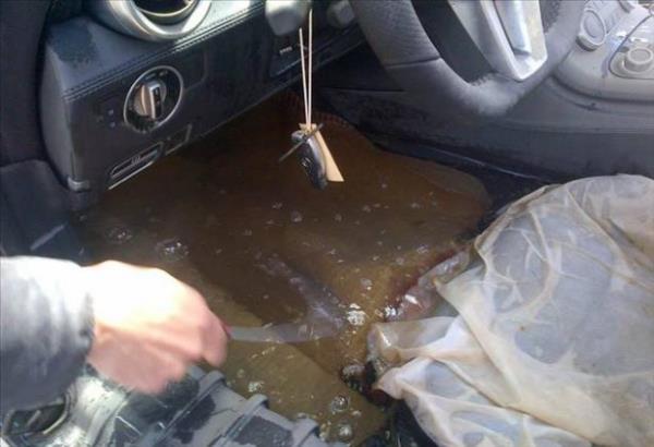 Mercedes-Benz'in sperspor otomobili SLS AMG'ye 710.000 dolar dedi.