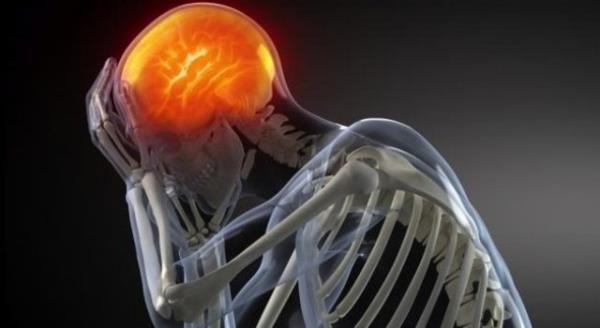 Uzmanlara gre, her eyin olduundan bir hayli kk ya da byk grld bu sendromun sebebi beyindeki paryetal lobun dzensiz almasdr.