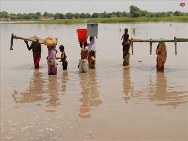 KOLERA 1991?den bu yana 12 bin cana mal olan kolera, Vibrio cholerae isimli bakterinin neden olduu barsak enfeksiyonuna bal, akut ve iddetli ishal ile seyreden bir hastalktr.