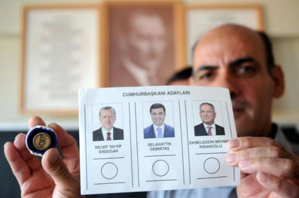 Cumhurbakan seimi iin Kayseri'de de oy kullanmna baland.