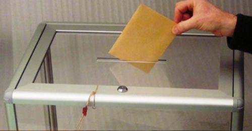 <p><b>Hangi oylar geersiz saylacak?</b></p>  Mhr dnda herhangi bir yerine imza atlp, iaret koyulan oylarla, oy zarfna oy pusulas dnda herhangi bir ey konulmas durumunda oy geersiz saylacak. Hata durumunda semene yeni bir oy pusulas verilmeyecek.