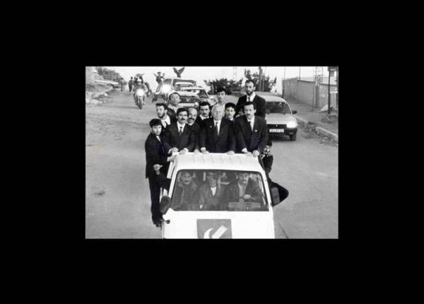 12 Eyll darbesinden sonra Milli Gr Refah Partisi'yle yoluna devam etti ve Erdoan yine 'Hoca's Necmettin Erbakan'n yanndayd. Refah Partisi stanbul l Bakan koltuuna oturdu, 1994 yerel seimlerine girilirken partinin Bykehir Belediye Bakan aday oldu.