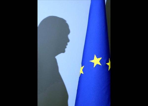 Erdoan'n ilk drt yllk dneminde en nemli gndem maddesi Avrupa Birlii'yle (AB) ilikilerdi. Uzun pazarlklarn sonunda Ankara ile AB arasnda tam yelik mzekereleri balad.