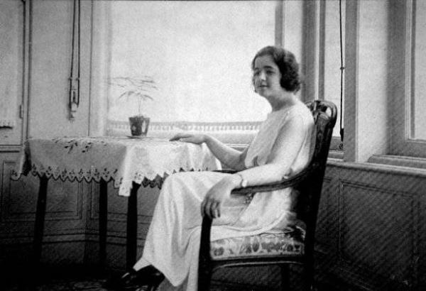 <br>LATFE HANIM </br>  Trkiye Cumhuriyeti'nin kurucusu ve ilk cumhurbakan olan Mustafa Kemal Atatrk'in ei Latife Hanm, ilk first lady unvannn sahibi